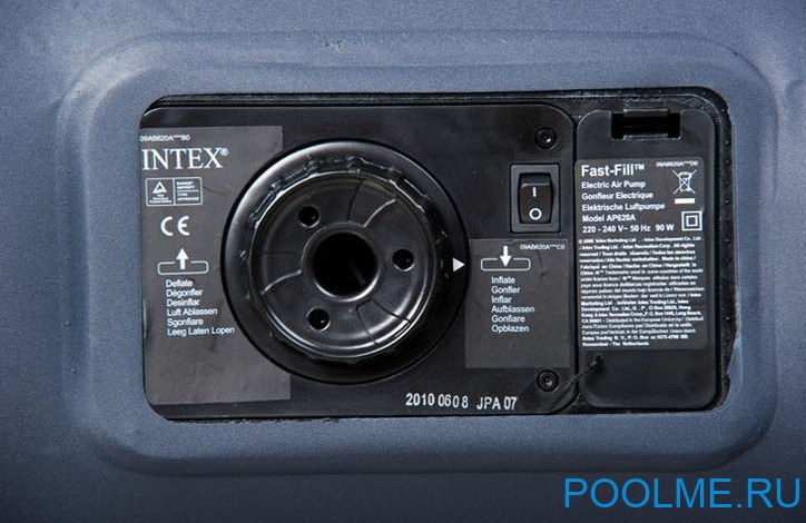 Матрас INTEX надувной 152 x 203 x 23 см, встроенный насос 220V, артикул 66781