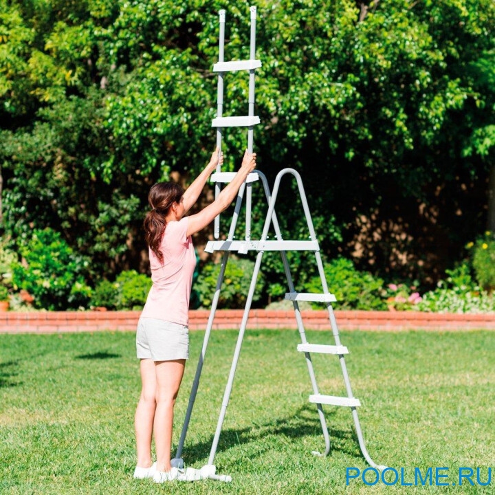 Лестница INTEX для бассейнов высотой до 132 см Лестница INTEX для бассейнов высотой до 132 см