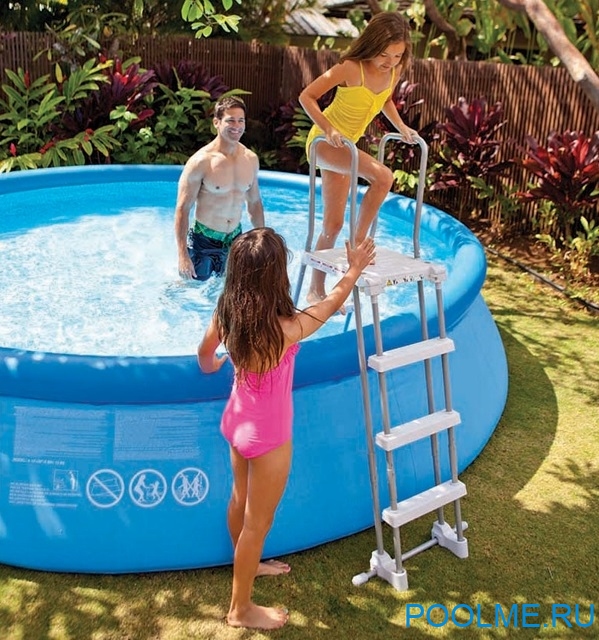 Лестница INTEX для бассейнов высотой до 132 см Лестница INTEX для бассейнов высотой до 132 см