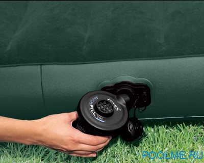 Матрас INTEX надувной 152 x 203 x 22 см, насос от батареек, артикул 66969