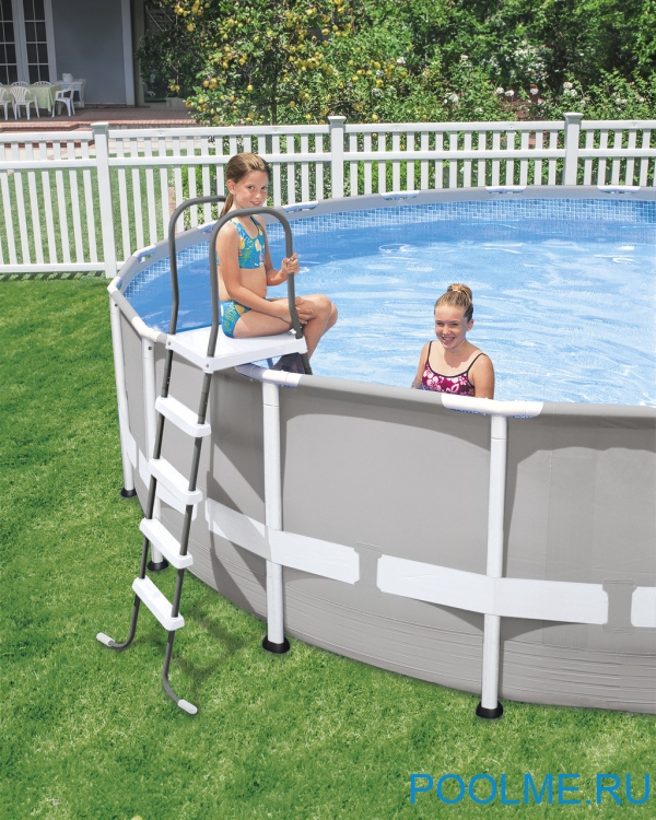 Лестница INTEX для бассейнов высотой до 132 см Лестница INTEX для бассейнов высотой до 132 см