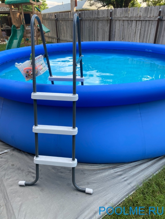 Лестница INTEX для бассейнов высотой до 107 см Лестница INTEX для бассейнов высотой до 107 см