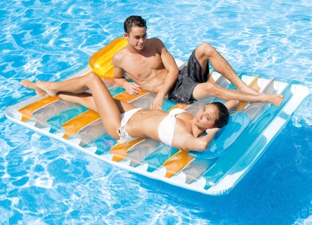 Матрас INTEX "Пляж" с подушками 198 x 160 см, артикул 56897