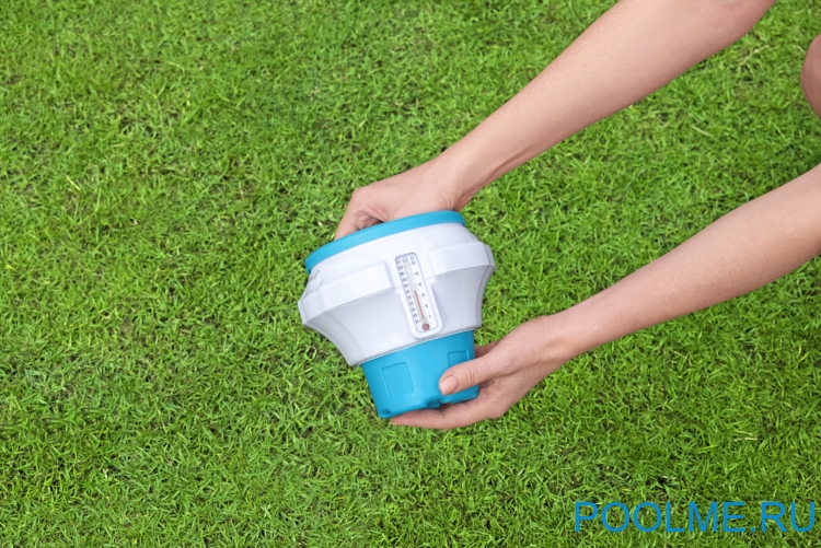 Поплавок-дозатор Bestway с термометром и защитной перчаткой, артикул 58701 Поплавок-дозатор Bestway с термометром и защитной перчаткой, артикул 58701