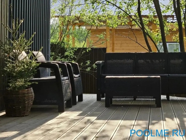 Диван из искусственного ротанга без подушки 3 места