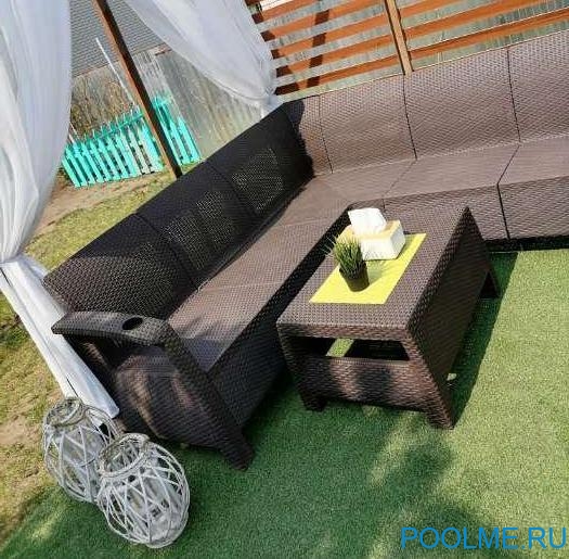 Угловой диван из искусственного ротанга без подушки