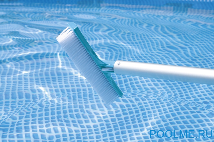 Щётка для чистки бассейна INTEX, артикул 29052