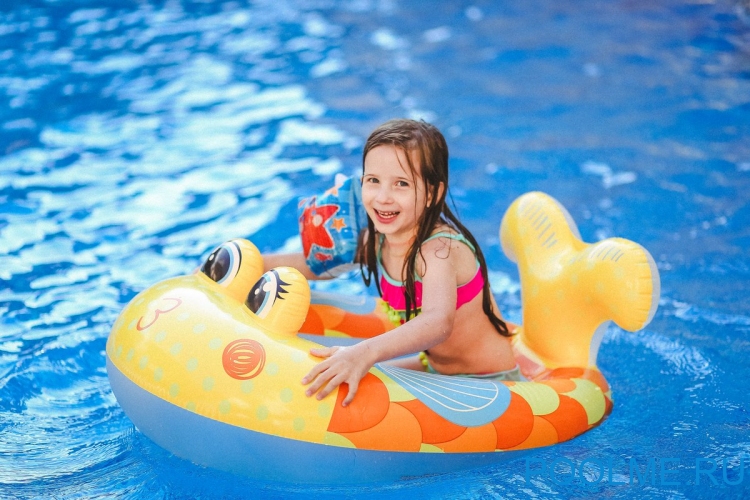 Надувная лодочка INTEX "Рыбка" 117 x 76 см, артикул 59380-F