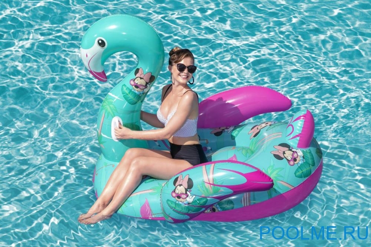 Надувной матрас-плот Bestway для плавания "Фламинго" с ручками 173 x 170 см, артикул 91081 Надувной матрас-плот Bestway для плавания "Фламинго" с ручками 173 x 170 см, артикул 91081