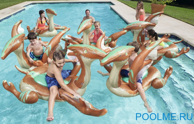 Надувная игрушка-наездник Bestway "Птеродактиль" с ручками 135 x 198 см, артикул 41105