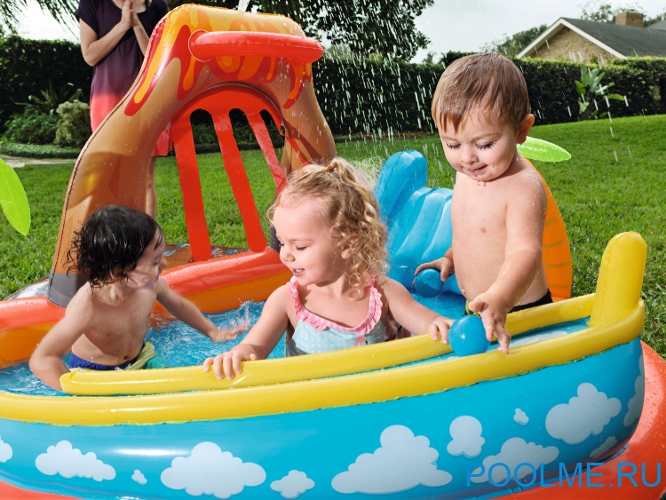 Надувной игровой центр Bestway "Вулкан" 265 x 104 см, артикул 53069