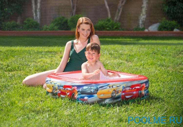 Детский бассейн INTEX "Тачки" 85 x 85 x 23 см, артикул 57101 Детский бассейн INTEX "Тачки" 85 x 85 x 23 см, артикул 57101